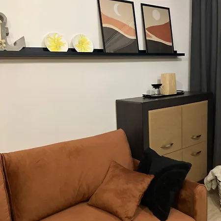 New Port Apartment *